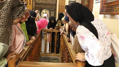 فتيات المحافظات الحدودية بمجمع أديان مصر القديمة 