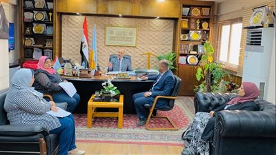 مدير مديرية التربية والتعليم يطالب بسرعة توفير قاعات رياض أطفال بمدارس الإسكندرية 