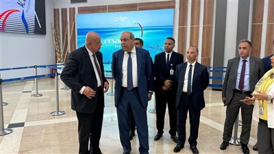 وزير الطيران يتفقد مطار العلمين الدولي