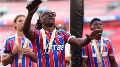 ايزي ايبيرتشي يغيب عن تشكيلة كريستال بالاس امام تشيلسي استعدادا للانتقال الى توتنهام