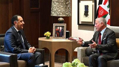 الملك عبدالله يستقبل رئيس الوزراء بالديوان الملكي بالحسينية