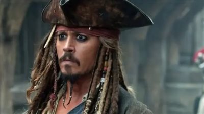 جوني ديب يلمح إلى العودة بدور جاك سبارو في 