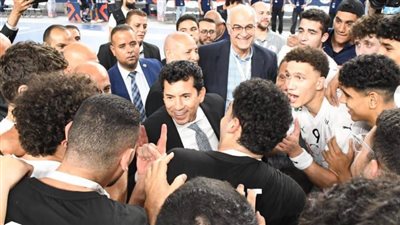 وزير الرياضة يشيد بالأداء البطولي لـ منتخب شباب اليد
