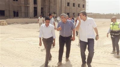 مساعد الوزير للمشروعات القومية يتفقد أعمال الإنشاءات والتطوير للمنشآت الصحية بمحافظة الأقصر