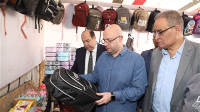 محافظ بني سويف يفتتح معرض 