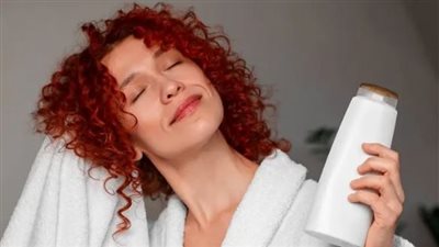 كم عدد المرات المثالية لغسل شعرك لتجنب سقوطه ؟