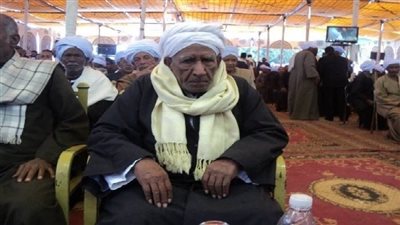 محافظ أسوان ناعيًا شيخ المصالحات بالصعيد: نموذجًا مشرفًا لرجل الحكمة