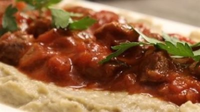 حضري متبل باذنجان باللحم والطماطم 