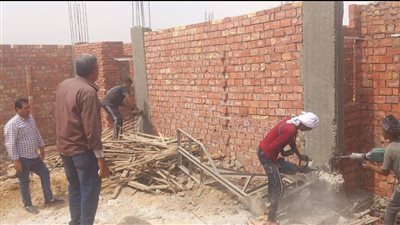 إزالة فورية لمخالفات بناء بمدينة نجع حمادي