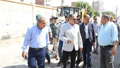 محافظ الشرقية يتابع مشروعات البنية التحتية بالزقازيق