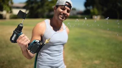  مارك روبر يقدم تجاربه العلمية على نتفليكس 