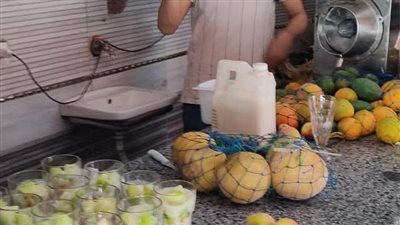 تحرير 150 محضرا وضبط أكثر من طن أغذية فاسدة و700 لتر لبن غير صالح ببني سويف