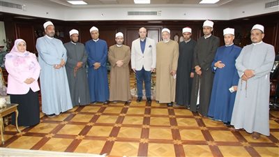 محافظ بني سويف يلتقي أعضاء قافلة البحوث الإسلامية لمتابعة فعاليَّاتها الدعويَّة