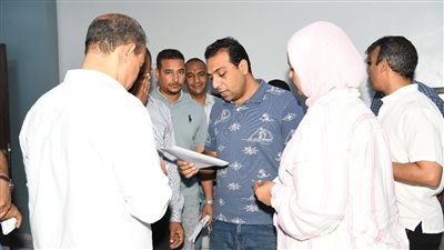 نائب محافظ قنا: المتابعة المستمرة للمراكز التكنولوجية لتعزيز الكفاءة  