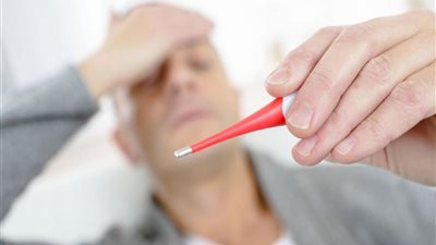 هل تكشف اضطرابات حرارة الجسم عن أمراض خطيرة؟.. طبيبة تجيب