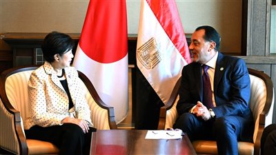 رئيس الوزراء يلتقي محافظ طوكيو لبحث مجالات التعاون المشترك
