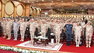 وزير الدفاع: الدفاع عن الوطن وحماية أمنه مهمة مقدسة