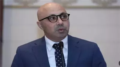 إستقالة رئيس هيئة الكتاب تليفونياً