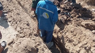 مياه الفيوم تمد خطوط جديدة لعزبة العمدة وعلام للقضاء على ضعف المياه 