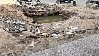 مستنقع موت أمام أرض الملاعب في شرق أسيوط