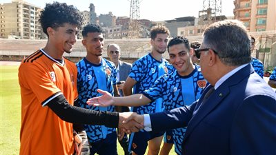 محافظ الدقهلية يلتقي فريق المنصورة لكرة القدم بملعب استاد المنصورة