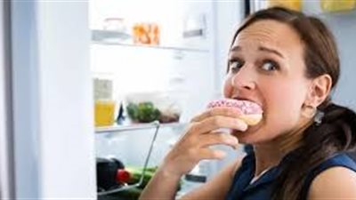 خبيرة تغذية تكشف لماذا نشعر بالجوع الدائم