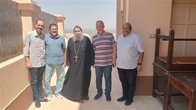 وكيل تعليم أسيوط يشارك في أجواء احتفالات دير السيدة العذراء بجبل درنكة