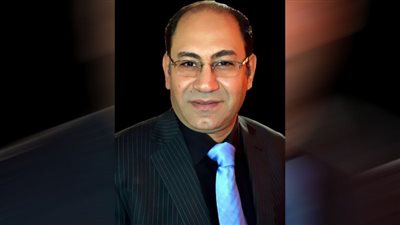 الخط المُستقيم انحنى !! 