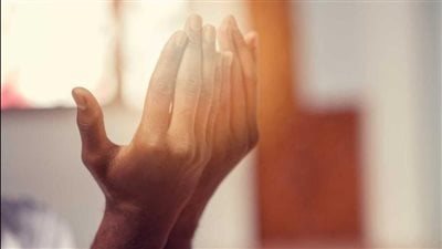 سرّ ساعة الجمعة الخفية.. نافذة السماء المفتوحة التي لا يعرفها كثيرون