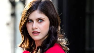 ألكسندرا داداريو تشارك لحظة نادرة مع ابنها والمعجبون يتفاعلون بحماس