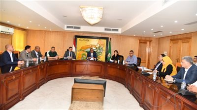  الفيوم تبحث آليات الاستخدام الأمثل والإستفادة من الأراضي الواقعة جنوب بحيرة قارون