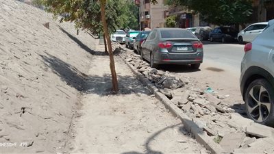 أسيوط: رفع المخلفات بشارع الجلاء بحي شرق تمهيدًا لتركيب البلدورات