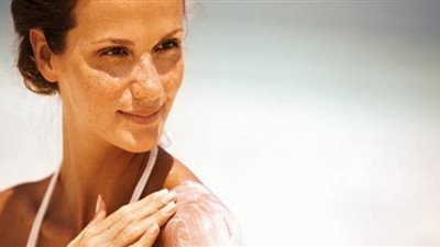 اصنعي بنفسك.. كريم لحماية بشرتك من أشعة الشمس