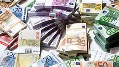 تراجع أسعار الدولار بعد التحفظ على شركات صرافة إخوانية