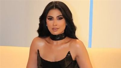 شاهد.. فستان روبي قصير ومثير وسعره مفاجأة (صور)