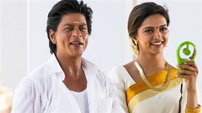 شاروخان وديبيكا بادوكون يواجهان مأزقا قانونيا لترويجهما سيارة بها عيوب 