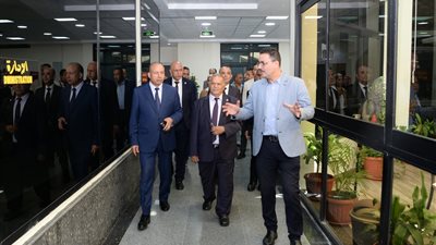 رئيسا جامعتي المنصورة والمستقبل العراقية في جولة ميدانية داخل  الجامعة 