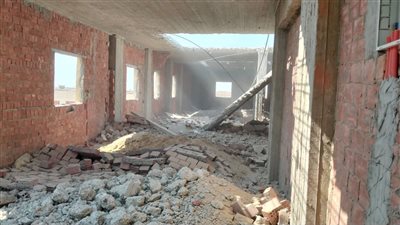 حملات مكبرة لإزالة المخالفات البنائية وتنفيذ قرارات غلق وتشميع بمدينة الشروق