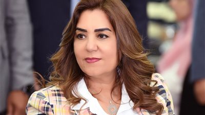 إزالة عدد من الأدوار المخالفة في عقار بحي الوراق بالجيزة