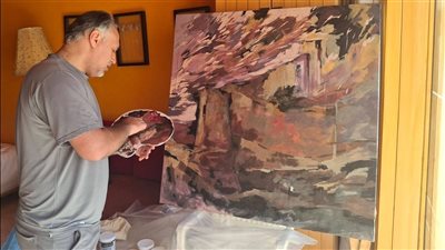 تجليات الإبداع بين المكان والخيال في ملتقى دهب العربي الأول للرسم والتصوير