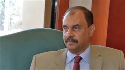 محافظ سوهاج يطمئن المواطنين بشأن مياه الشرب:«شربت منها بنفسي ولم أشعر بأي ضرر»