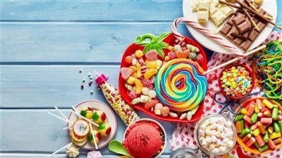  طفل يسأل دار الإفتاء : لماذا نأكل الحلوى في المولد النبوي؟