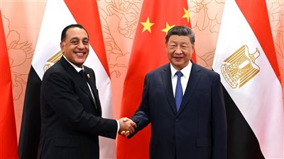 الرئيس الصيني يستقبل رئيس الوزراء بقصر الضيافة بمدينة 