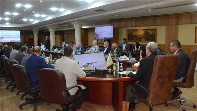 وزير الإسكان ومحافظ الغربية يتابعان سير العمل بمنظومتي مياه الشرب والصرف الصحي 