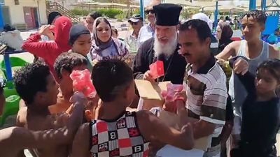 الكنيسة الكاثوليكية بالغردقة تشارك المصطافين الاحتفال بالمولد النبوي على الشواطىء 