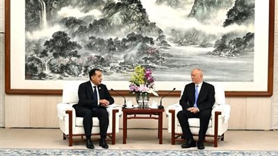 مدبولي يلتقى عضو اللجنة الدائمة للمكتب السياسي للجنة المركزية للحزب الشيوعي الصيني