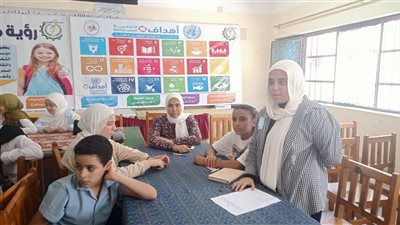 متابعة أنشطة نادي اليونسكو بمدرسة الفيوم الثانوية للبنات