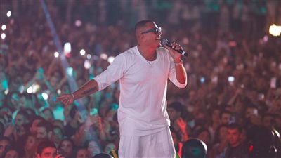 حفل أسطوري.. ليلة لا تُنسى لعمرو دياب في بيروت (صور)