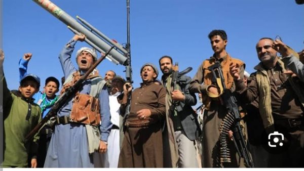 الحوثيون يعلنون استئناف الهجمات في البحر الأحمر