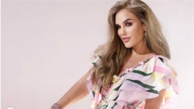 نيكول سابا تبرز أنوثتها بالشراشيب الناعمة (صور)